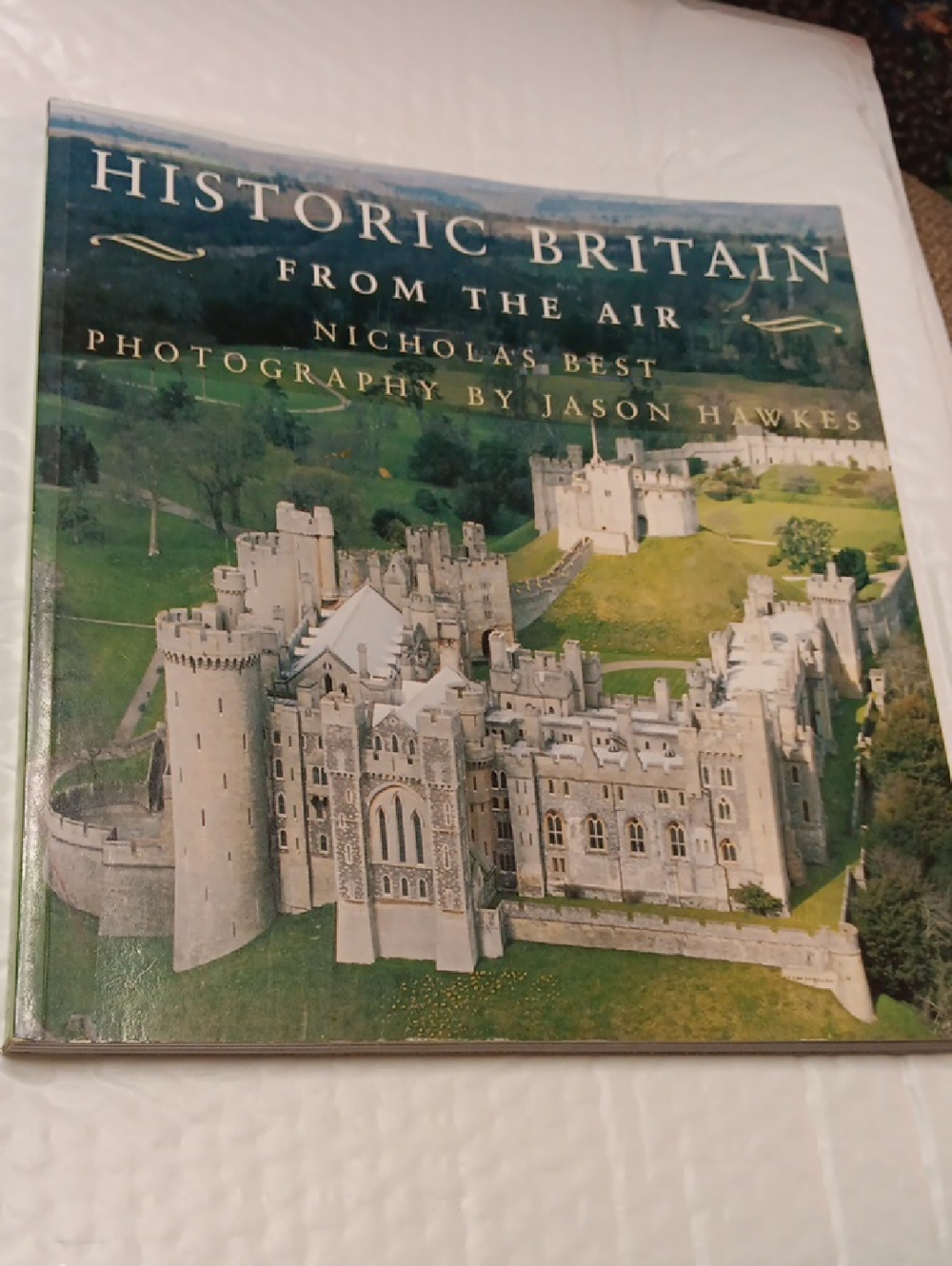 Historic Britain From the Air - Photography by Jason Hawkes (Green/Gray Cover)